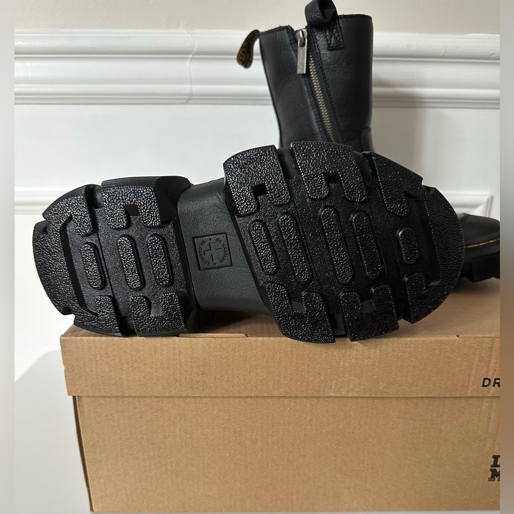 Dr Martens DMXL Rigger Leather Boots - Picture 3 of 4